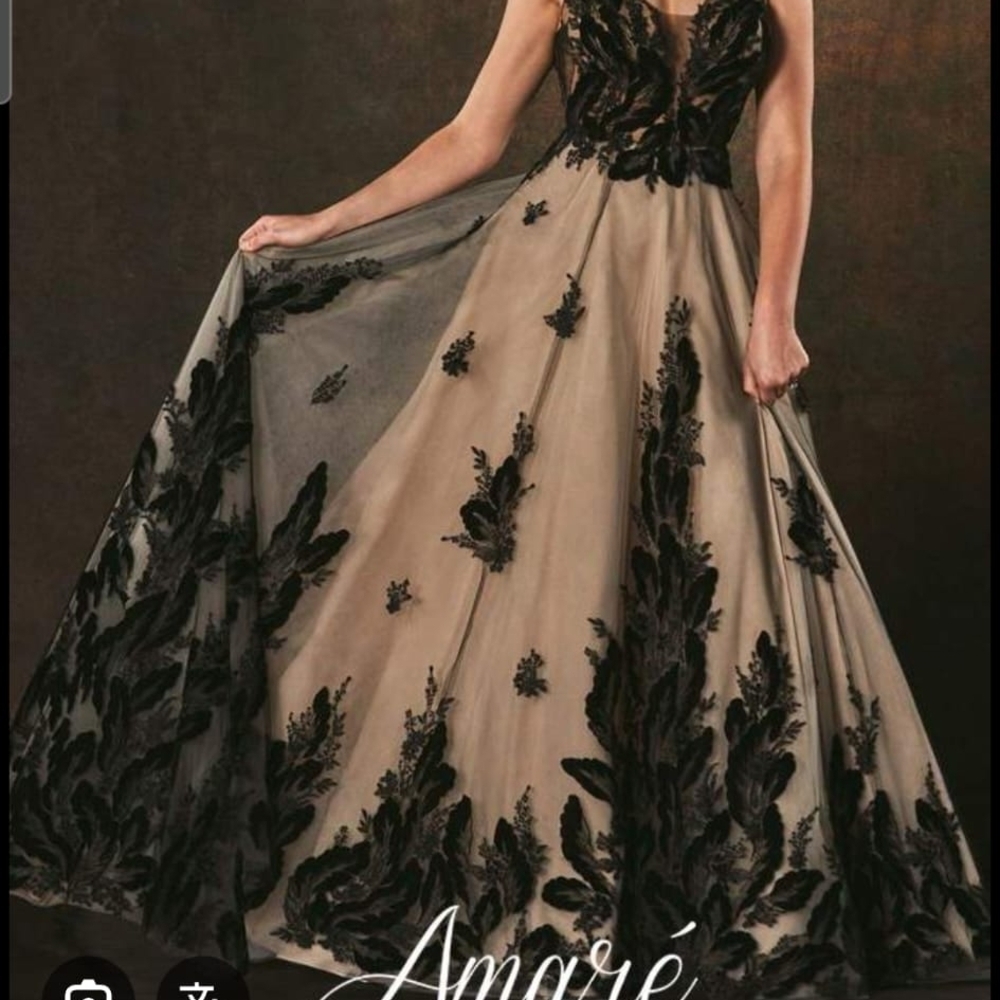 AMO Black and Cream Wedding Dress